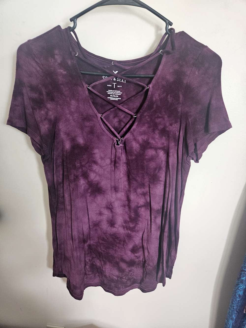 American Eagle Outfitters Plum Tie-Dye Lace-Up V-Neck Tee